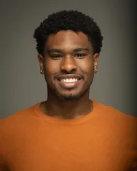 Vincent Oliver headshot