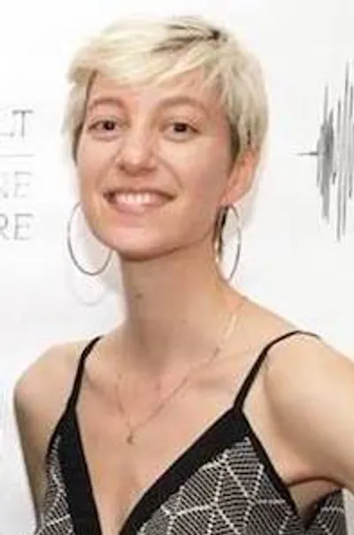 Izzy Fields headshot