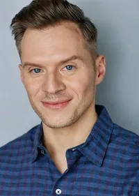 Julian Stetkyvech headshot